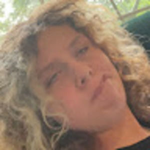 Meet your Posher, Avery